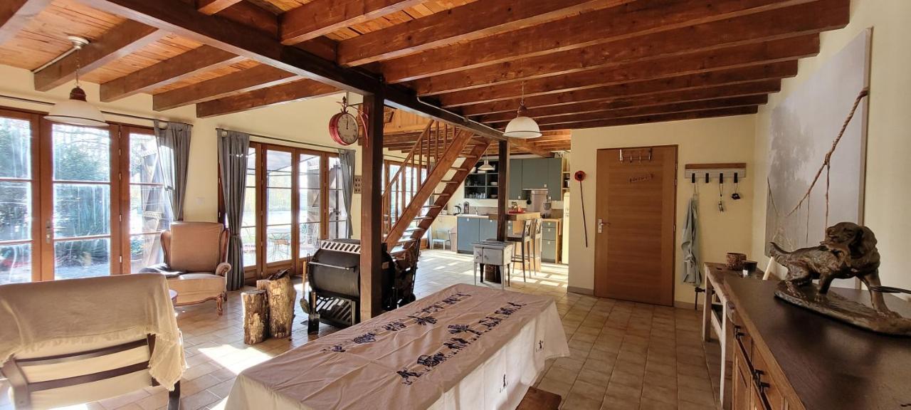 Вилла Les Grands Bois Saint-Epain Экстерьер фото